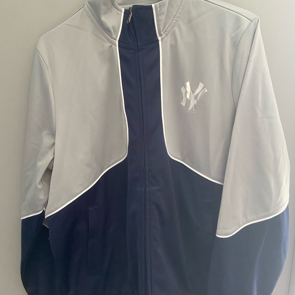 Women’s NY Yankees Gray and Navy Full Zip Jacket
